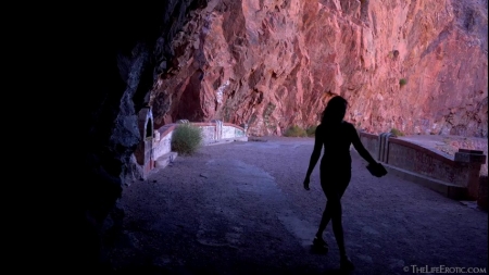 Image Of TheLifeErotic 20 10 12 Natalia Light In The Tunnel 2 480p MP4-XXX