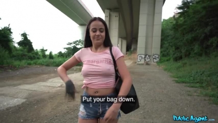 Image Of PublicAgent 21 03 29 Chloe Bailey XXX 480p MP4-XXX