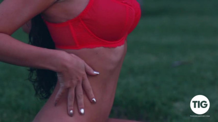 Image Of ThisIsGlamour 17 03 18 El Frost Takes Everything Off XXX 480p MP4-XXX