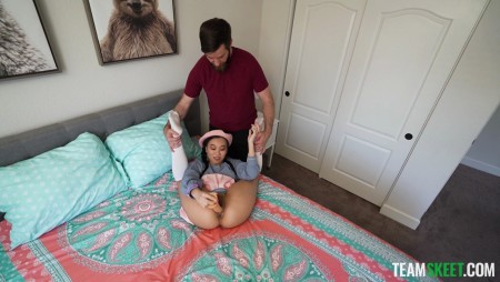 Image Of ExxxtraSmall 22 07 14 Kimmy Kim Petite Neighbor Makes It Fit XXX 720p MP4-XXX