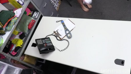 Image Of Shoplyfter 23 01 13 JC Wilds Not So Clever XXX 480p MP4-XXX