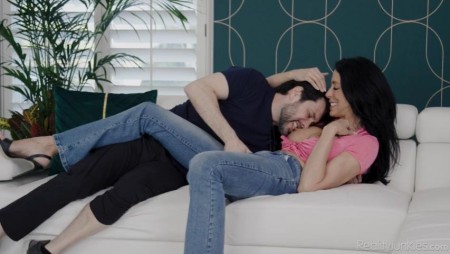 Image Of RealityJunkies Reagan Foxx - Cheating Housewives 6 - Scene 3 - Make Her Cum! (16.06.2023)