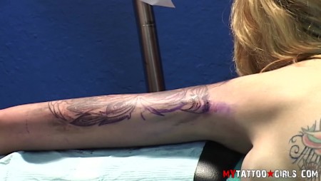Image Of AltErotic 17 11 10 Tricia Oaks Blonde Darling Naked Tattoo Session XXX 1080p MP4-GAPFiLL [XC]