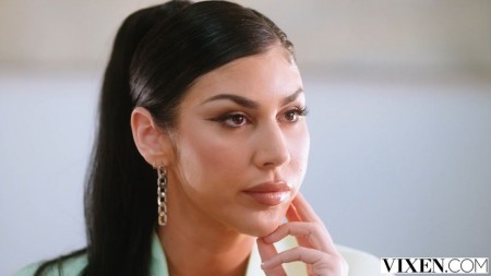Image Of Vixen - Queenie Sateen - Lawyer vs Pro Part 1 (25.08.2023)
