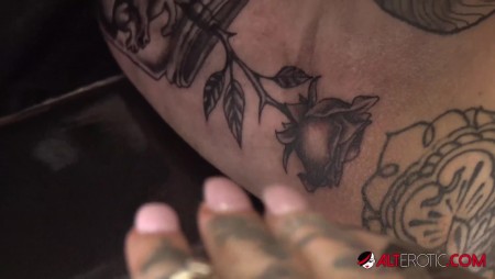 Image Of AltErotic 19 06 07 Amber Luke Masturbates While Getting Tattoo XXX 1080p MP4-GAPFiLL [XC]