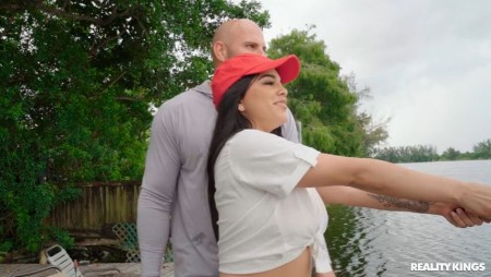 Image Of BigNaturals - Julz Gotti - Teaching Big Tits To Fish (12.09.2023)