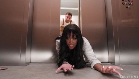 Image Of GoStuckYourself - August Skye - Stand Clear Of The Doors (18.09.2023)