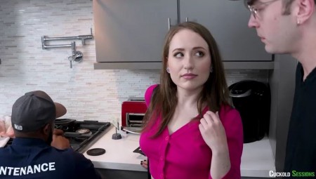 Image Of CuckoldSessions - Lizzie Love - Riding The Handy Man (30.09.2023)