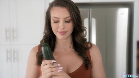 Image Of MomWantsToBreed - Mandy Waters - Stepmom Wants My Meat More Than Her Veggies (04.10.2023)