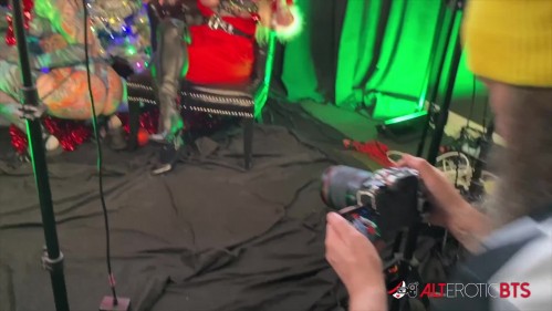 Image Of Alterotic 23 12 29 Alt Erotic Brand Ambassadors Family Photo BTS XXX 1080p MP4-GAPFiLL [XC]
