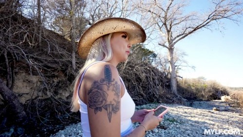 Image Of MomShoot - Heather Hendrix - A Cowgirl in Distress (09.01.2024)