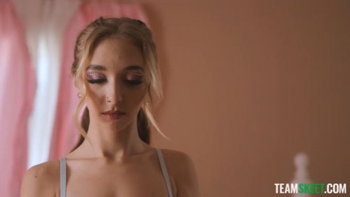 Image Of ExxxtraSmall - Breezy Bri - Life Is a Breeze (18.01.2024)