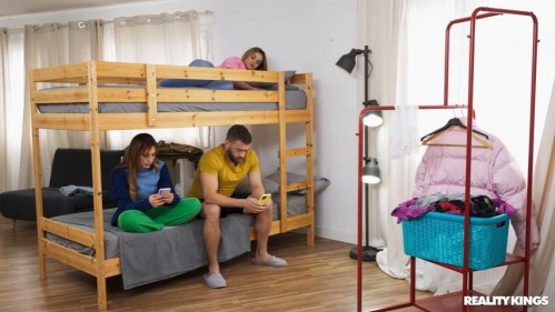 Image Of CrazyCollegeGFs - Marta Villalobos - Laundry Day Anal (23.01.2024)