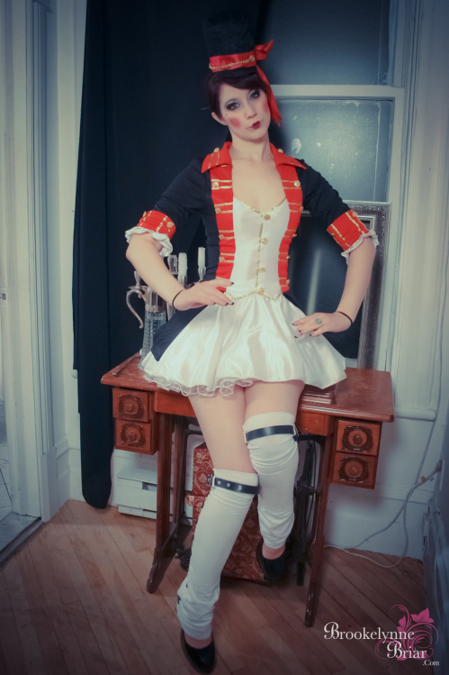 Image Of BrookelynneBriar com 14 10 22 The Naughty Toy Soldier XXX iMAGESET-LEWD [XC]