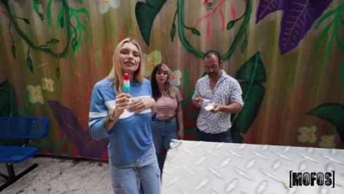 Image Of LetsPostIt - Carly Rae - Ice Cream Truck (22.06.2024)