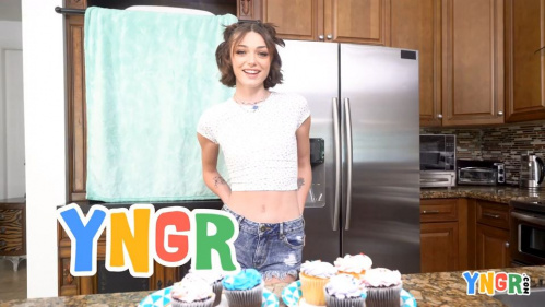 Image Of Bang - Shrooms Q - Plays With Her Food While Getting Fucked (12.07.2024)