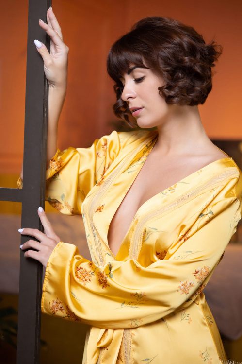 Image Of MetArt com 24 07 10 Alice Kelly Golden Glow XXX IMAGESET-FuGLi [XC]