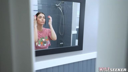 Image Of MYLFSeeker - Venus Valencia - Friends Mom Helps Me Out (20.07.2024)