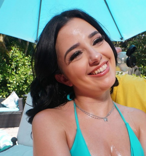 Image Of BangBros18 - Vanessa Marie - Helping Vanessa Stretch Before Her Audition (28.07.2024)