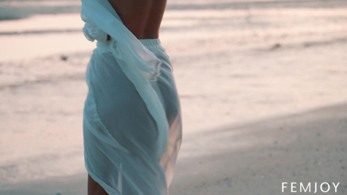 Image Of FemJoy 24 08 03 Bua Sunset Sea XXX 1080p MP4-WRB [XC]