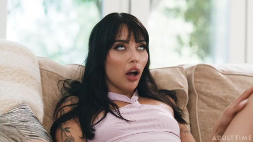 Image Of CaughtFapping - Vanessa Sky - Her Naughty Selections (05.08.2024)