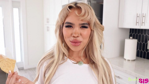 Image Of BrattySis - Luna Luxe - Stepsisters Boob Wash (09.08.2024)