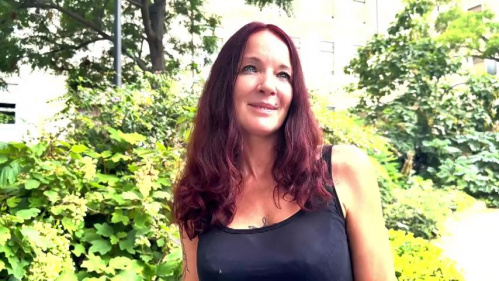 Image Of JacquieEtMichelTV - Luciolle - 40 years old, waitress in Nimes (12.08.2024)