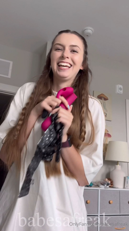 Image Of OnlyFans - Babesafreak - Submissive Missionary with Toys 1080x1920