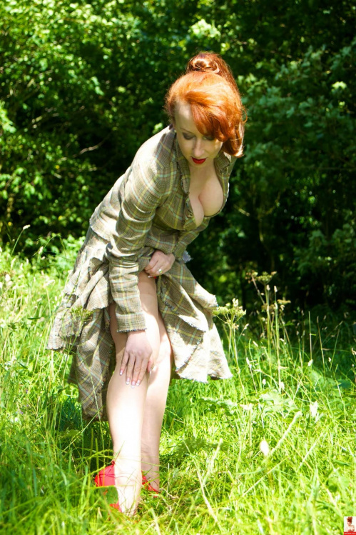 Image Of Red-XXX com 12 10 03 Milf In The Woods XXX iMAGESET-LEWD [XC]