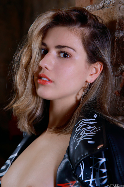 Image Of MetArt com 24 08 09 Marta Bella Big Brown Eyes XXX IMAGESET-FuGLi [XC]