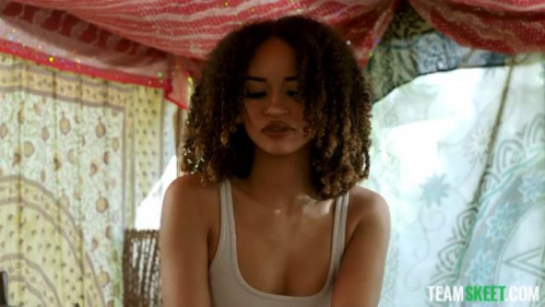Image Of IMadePorn - Angel Banks - Stunning Exotic Hottie Offers Special Massage (02.09.2024)