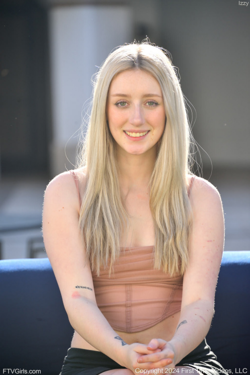Image Of FTVGirls com 24 04 26 Izzy Squirt In Public XXX IMAGESET-FuGLi [XC]