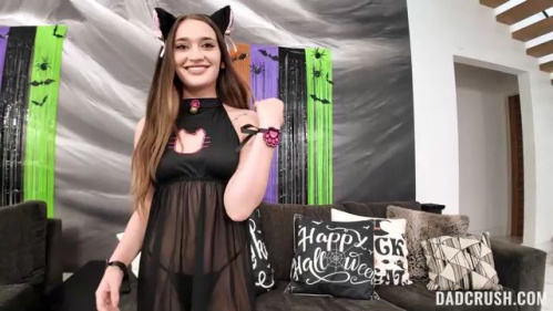 Image Of DadCrush - Sera Ryder - Don't You Like My Costumes, Stepdaddy (27.10.2024)