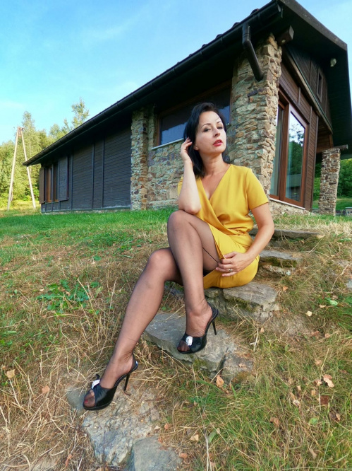 Image Of Wanilianna com 20 09 05 Yellow And Black Go Together Well XXX iMAGESET-LEWD [XC]
