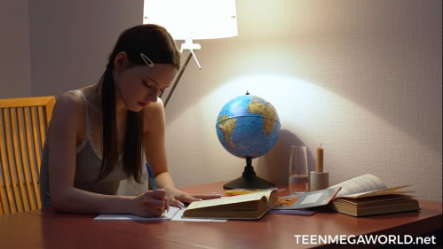 Image Of FuckStudies - Dakota Doll - Sex helps studying (29.11.2024)
