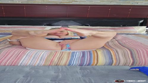 Image Of VickyAtHome 24 12 10 Eat My Pussy And Cum On My Toes XXX VERTICAL 480p MP4-XXX [XC]