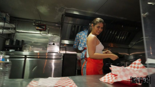 Image Of LetsPostIt - Monica Sierra - Taco Food Truck (01.01.2025)