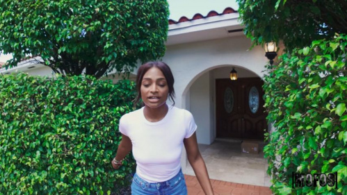 Image Of IKnowThatGirl - Rhae Woods - The Package Thief (09.01.2025)