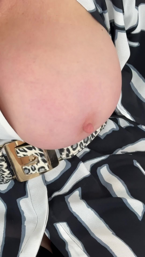 Image Of Lady-Sonia 24 03 15 Trying To Look Down Aunties Top XXX VERTiCAL 1080p MP4-LEWD [XC]
