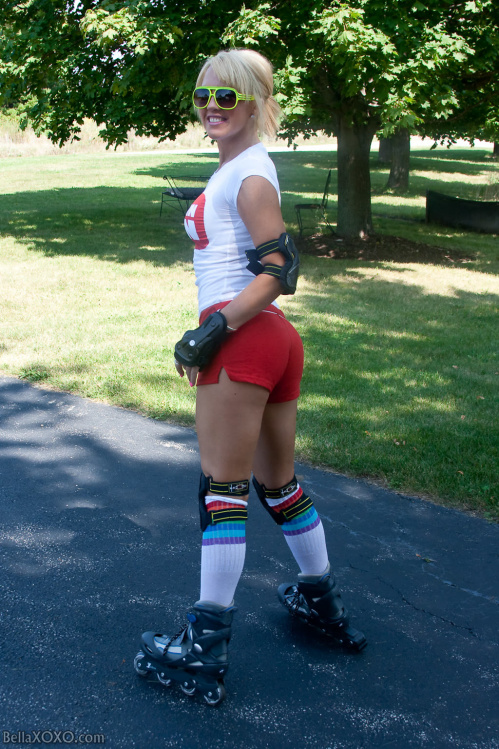 Image Of BellaXOXO com 09 12 19 Roller Blading XXX iMAGESET-LEWD [XC]