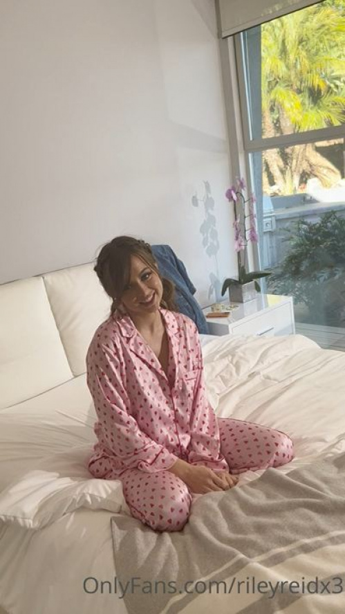Image Of OnlyFans - Riley Reid - Step Sister Caught Humping Her Pillow