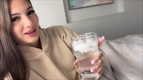 Image Of FamilyTherapyXXX - Sophie Tyler - Sick Day (15.04.2025)