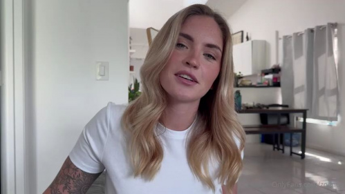 Image Of OnlyFans - Zoeneli - Your stepsister's best friend gets horny while waiting
