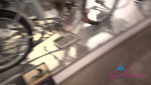 Image Of ATKGirlfriends 25 05 15 Remi Raw Auto Museum 1 XXX 2160p MP4-WRB [XC]