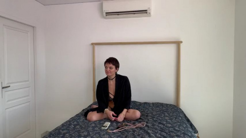 Image Of JacquieEtMichelTV - Angel - A young woman who is not so naive after all (17.05.2025)
