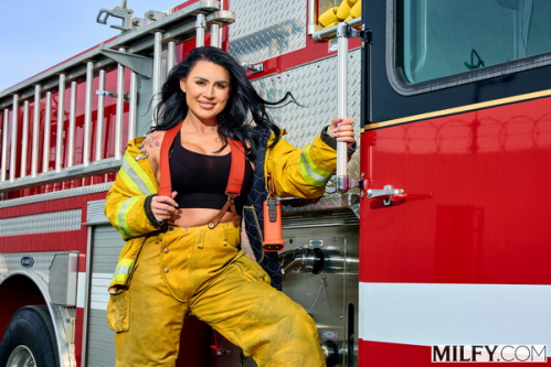 Image Of Milfy - Eva Angelina - Yes Chief (21.05.2025)