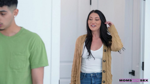 Image Of MomsTeachSex - Whitney Oc - I Found My Stepmoms Sex Toys (04.06.2025)