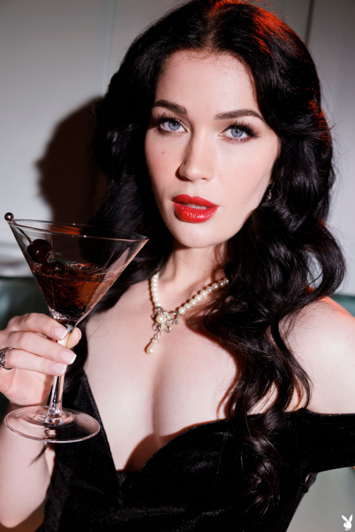 Image Of PlayboyPlus com 25 06 06 Evelyn Claire Midnight Snack XXX iMAGESET-LEWD [XC]