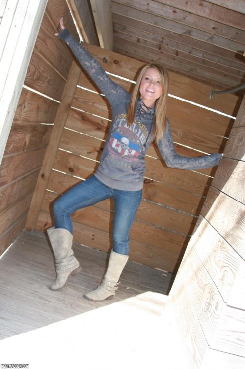 Image Of MeetMadden com 17 04 21 Barn XXX iMAGESET-LEWD [XC]