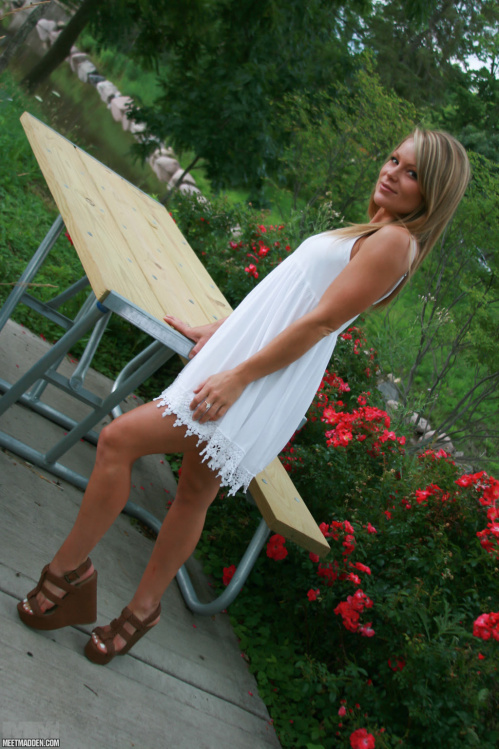 Image Of MeetMadden com 17 07 31 Picnic Table XXX iMAGESET-LEWD [XC]